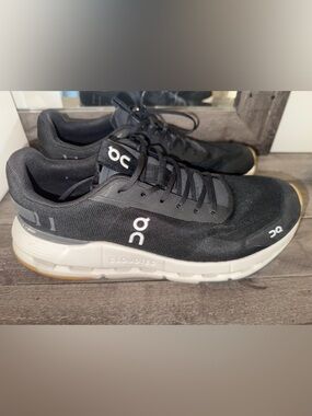 On Running Running women Black Cloudtec Trainer